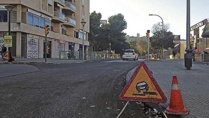 La avenida Joan MirÃ³ en la confluencia con MarquÃ¨s de la SÃ¨nia.