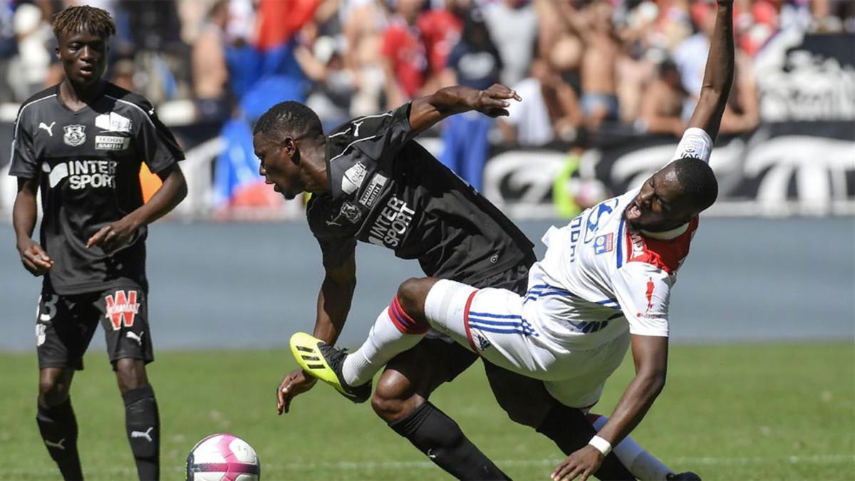 El Lyon ha logrado la victoria en su primer partido de la temporada frente al Amiens (0-2)
