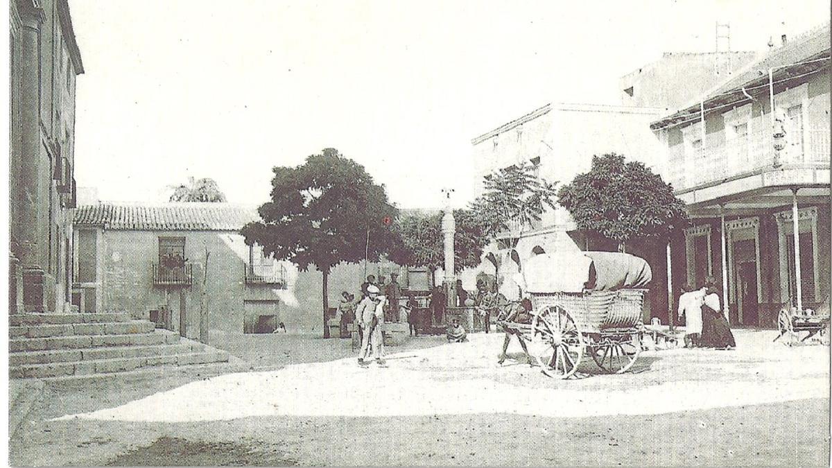 La Plaza de España en los años 20, en una imagen recopilada por el Cercle