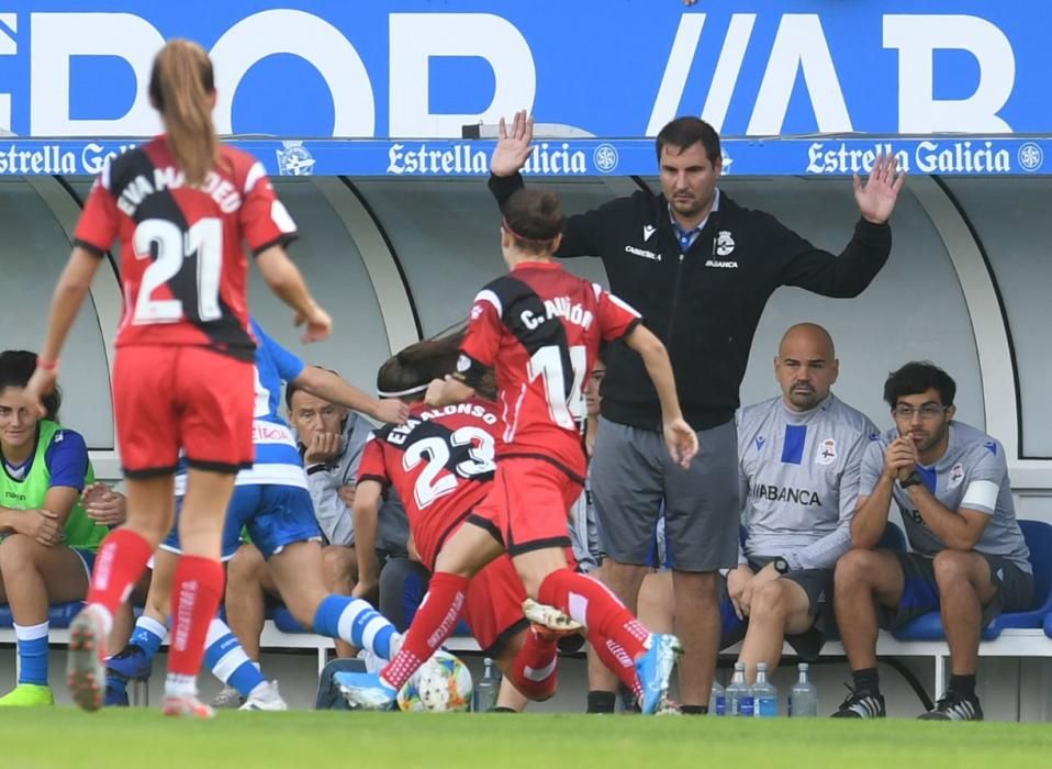 El equipo coruñés, superior, golpea tras el descanso con tantos de Peke, Gaby y Maya Solo el todopoderoso Barça, que hoy visita Huelva, puede igualar sus 13 puntos.