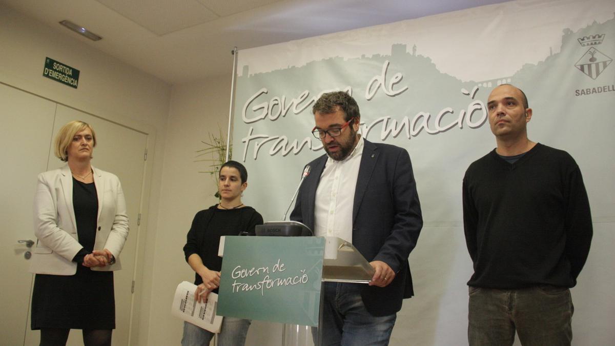 El equipo de Gobierno de Sabadell durante la presentación de los presupuestos para 2017.