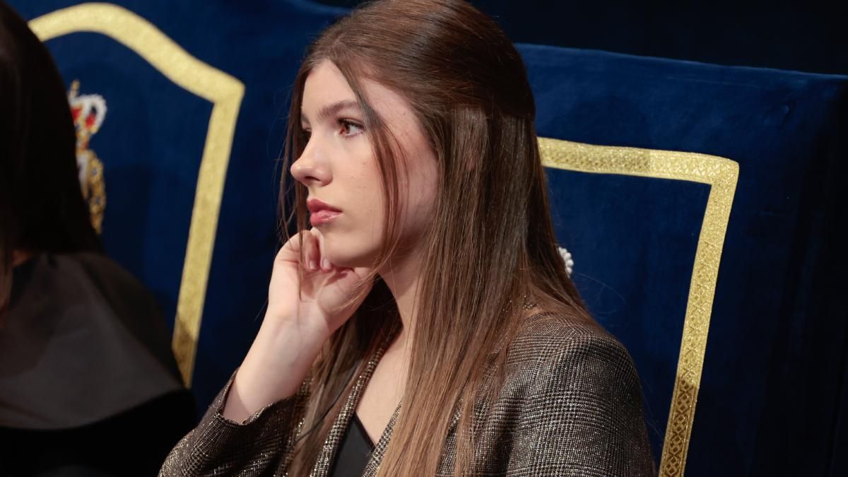 INFANTA SOFÍA PRIMER ACTO SOLITARIO | La primera aparición de la infanta  Sofía en solitario: ventajas y desventajas