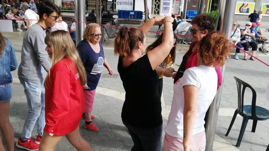 Los integrantes de la Escuela de Espectadores ensayan en las primeras sesiones en La Glorieta.