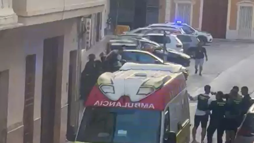 La Guardia Civil detiene a tres butroneros tras sorprenderlos en Benifaió