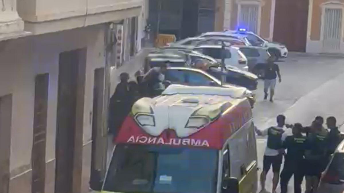 La Guardia Civil detiene a tres butroneros tras sorprenderlos en Benifaió