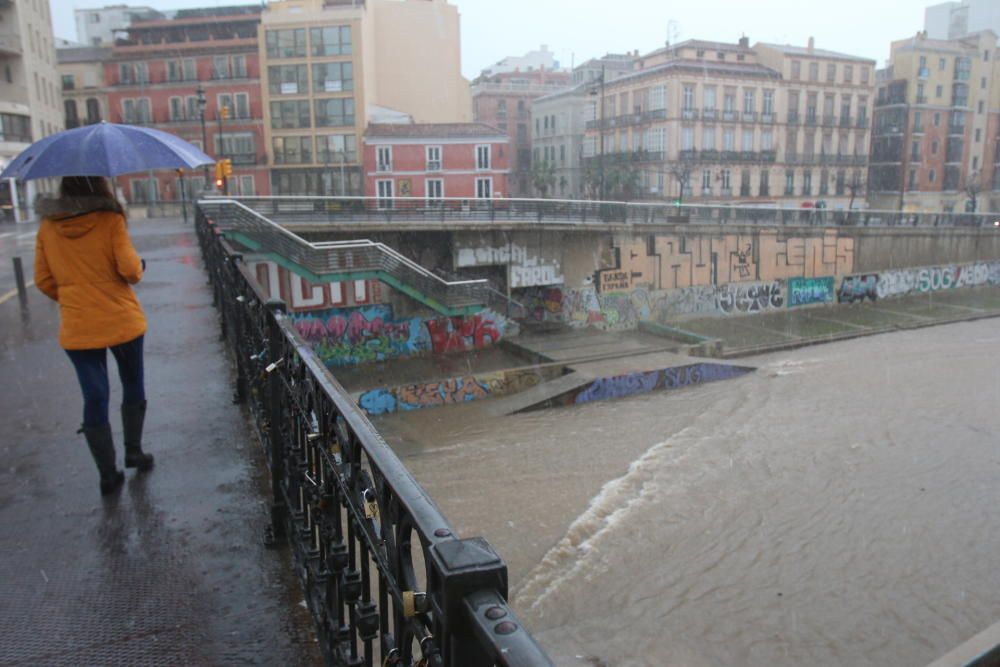 La capital de la Costa del Sol amanece bajo las nubes y con una previsión de lluvias intensas que se quedarán hasta la próxima semana