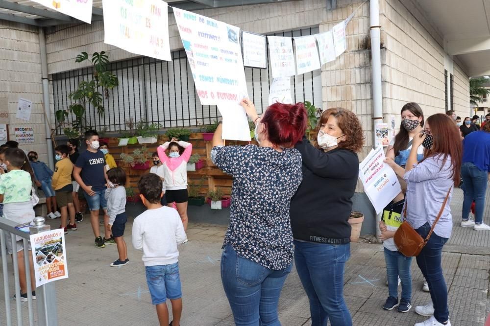 Campo Lameiro se moviliza contra la retirada de profesores