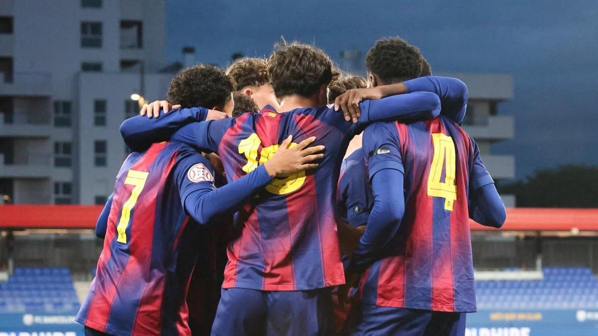 Los jugadores del Juvenil A celebran el 1-0 contra la UD Las Palmas