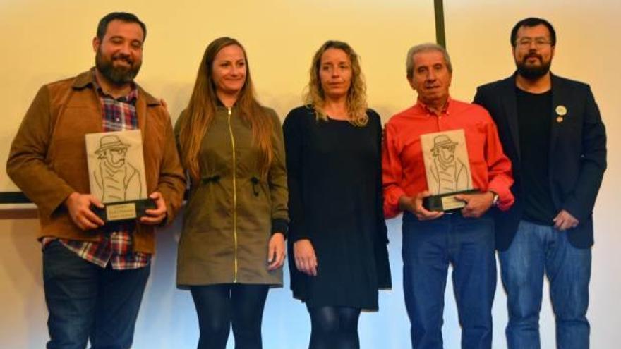 Los premiados, junto a representantes de EUPV de Gandia, entre ellos el concejal Nahuel González.