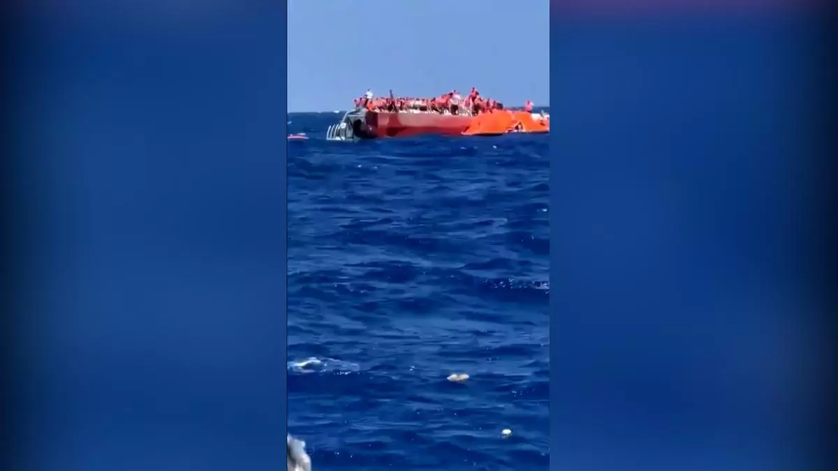 Rescatan a los pasajeros de un ferry naufragado en Chipre