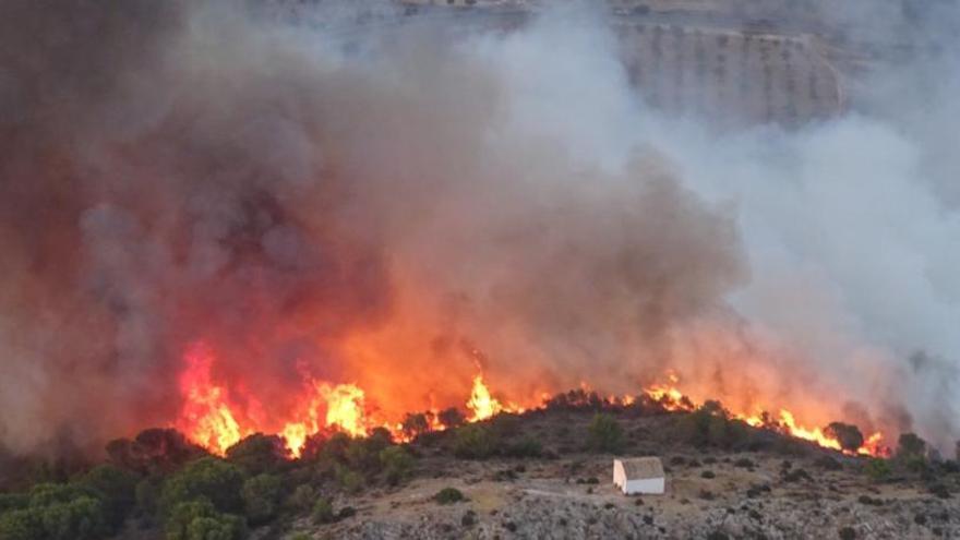 El cerro ardiendo, en una imagen del 112.