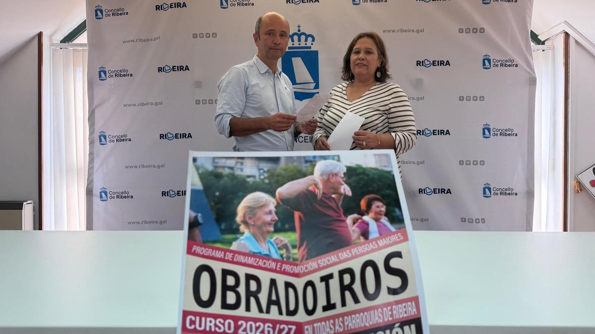O edil Vicente Mariño e Francisca Vidal, coordinadora, presentando o programa.