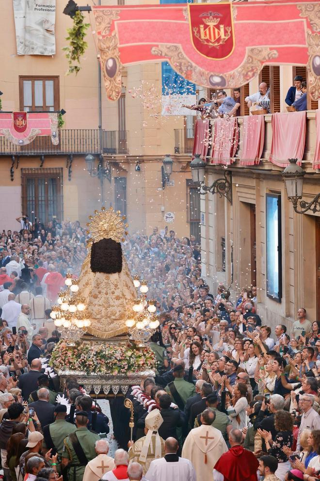Procesión de la Virgen de los Desamparados de València 2025