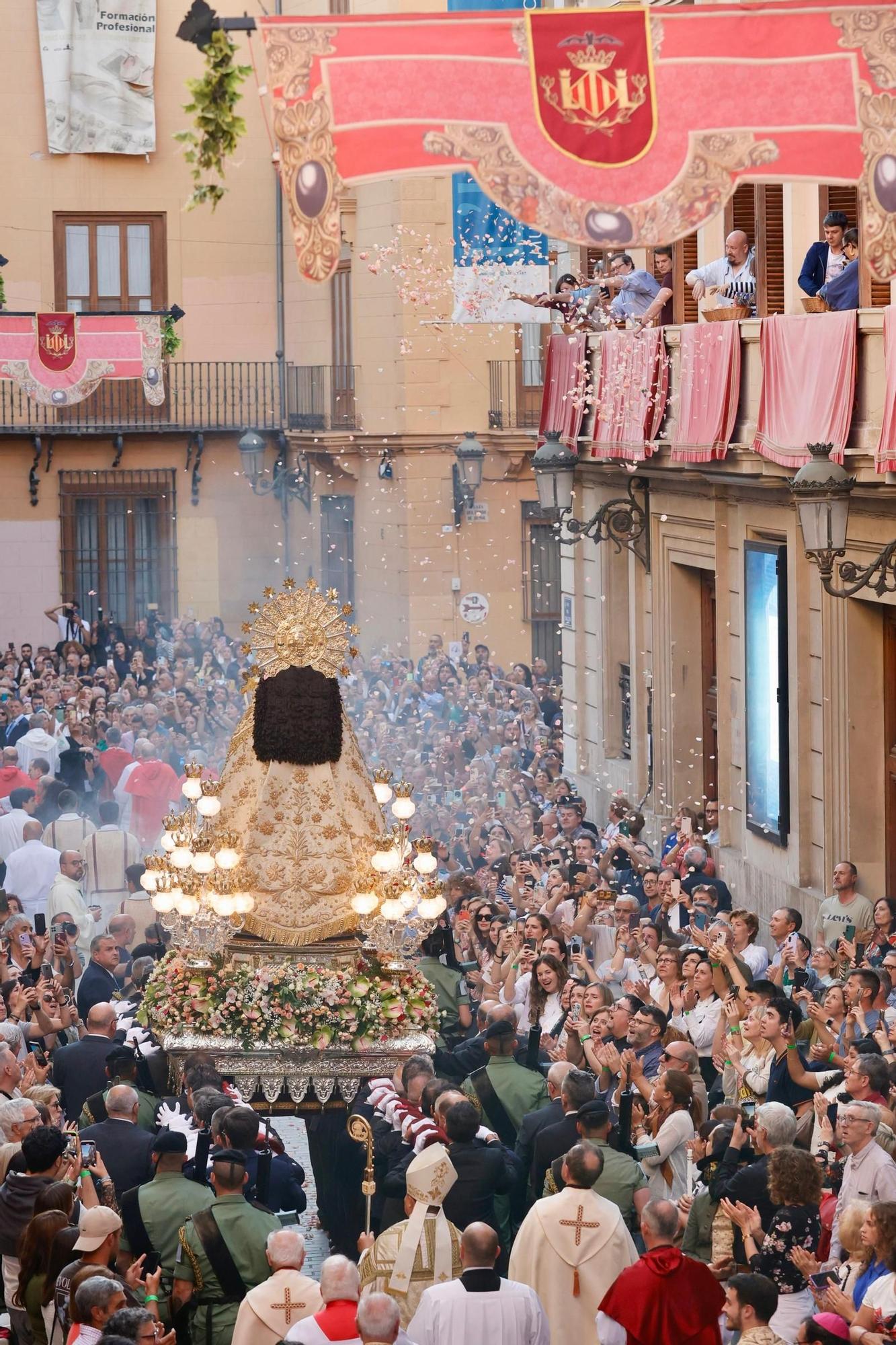 Procesión de la Virgen de los Desamparados de València 2025