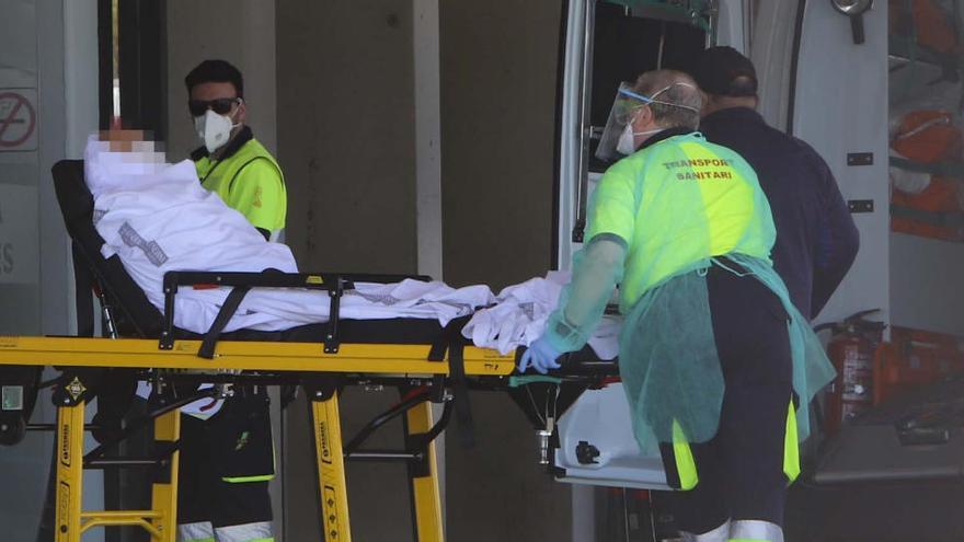 Ingreso de un paciente en el Hospital de Sagunt durante la crisis sanitaria