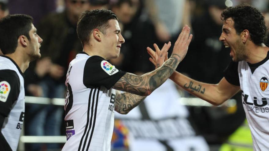 Santi Mina entra en el Plan Renove del Valencia CF