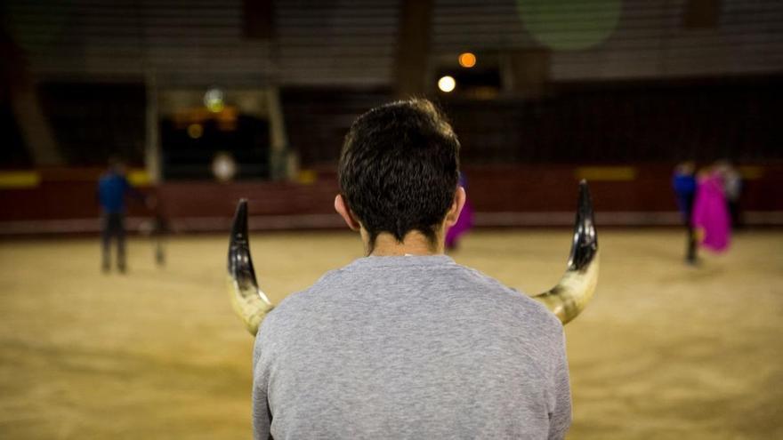 Encausan al profesor de la Escuela de Tauromaquia de la Región por abusos a alumnos