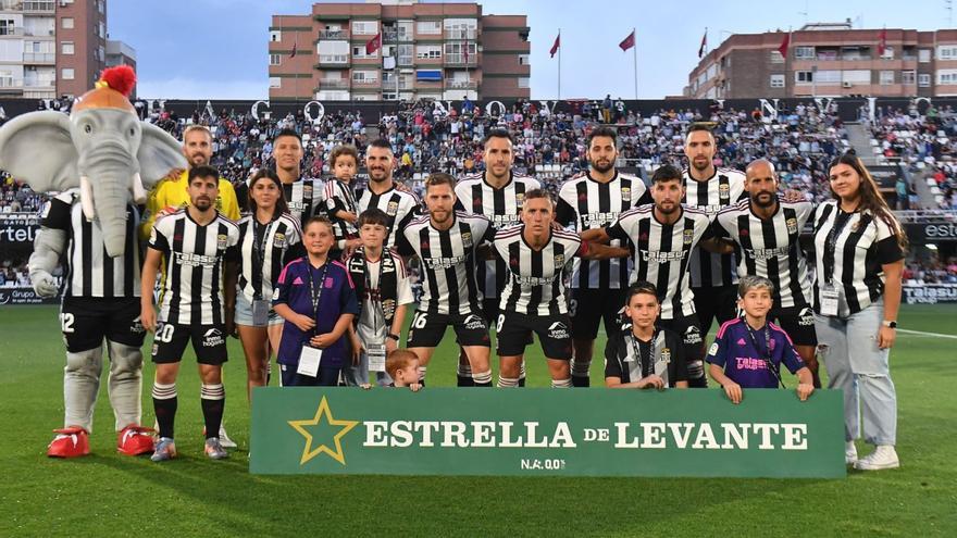 El FC Cartagena, entre la veteranía y la juventud - La Opinión de Murcia