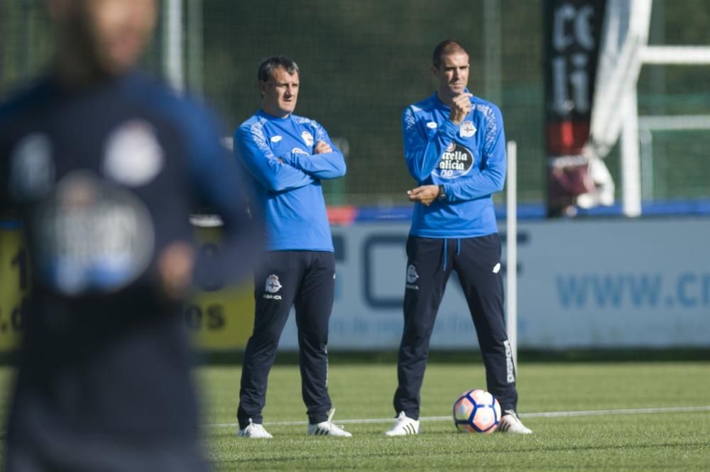 Carles Gil tuvo que abandonar antes de tiempo el entrenamiento. Sidnei y Joselu, también al margen.