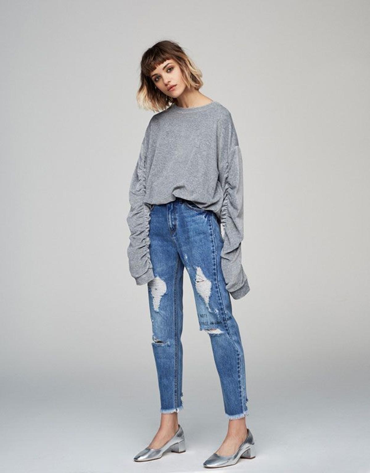 'Mid Season' Pull &amp; Bear: sudadera gris