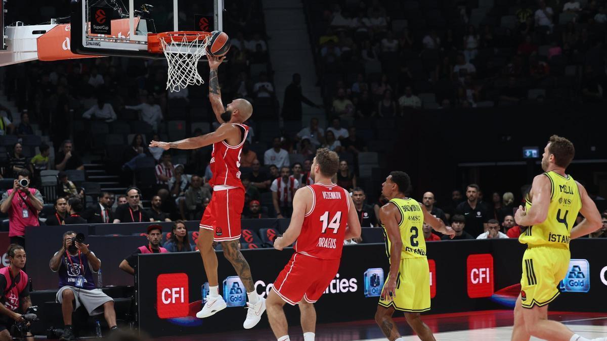 El Olympiacos se mete en la final de la nueva Supercopa tras ganar al Fenerbahçe de Jasikevicius