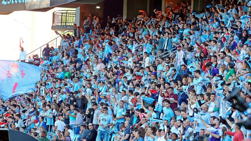 Aficionados del Celta en el último partido contra el Athletic. // Marta G. Brea