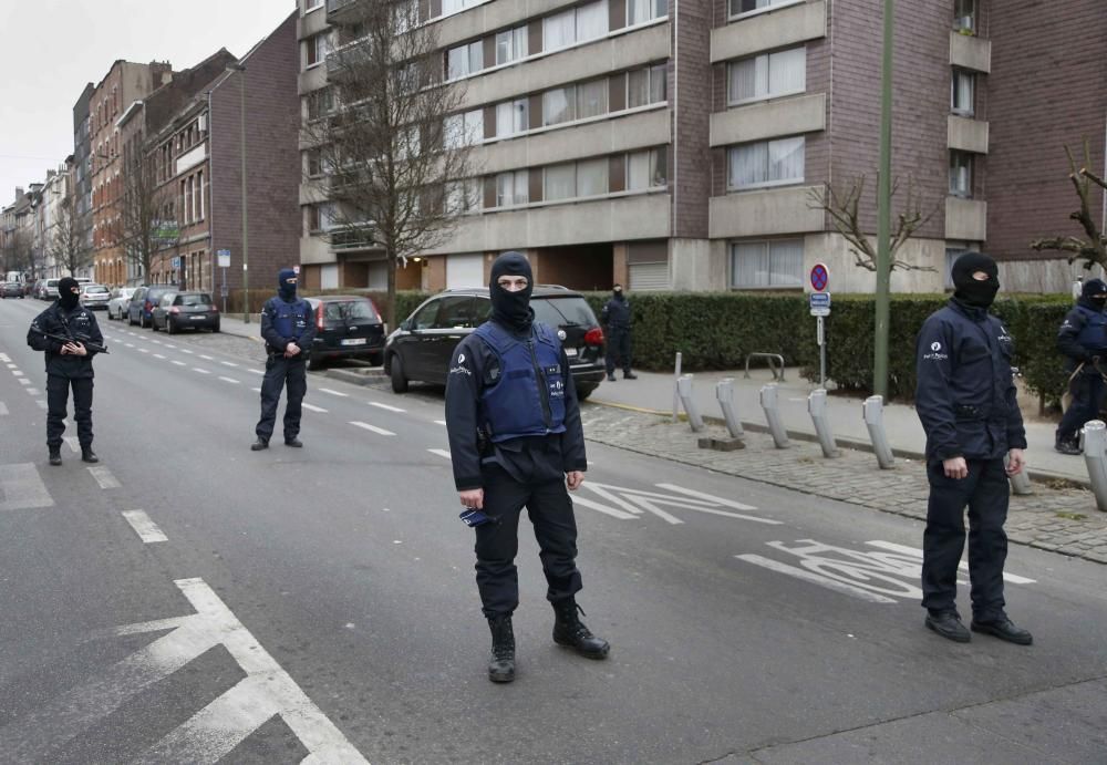 Las imágenes de la operación policial en Molenbeek