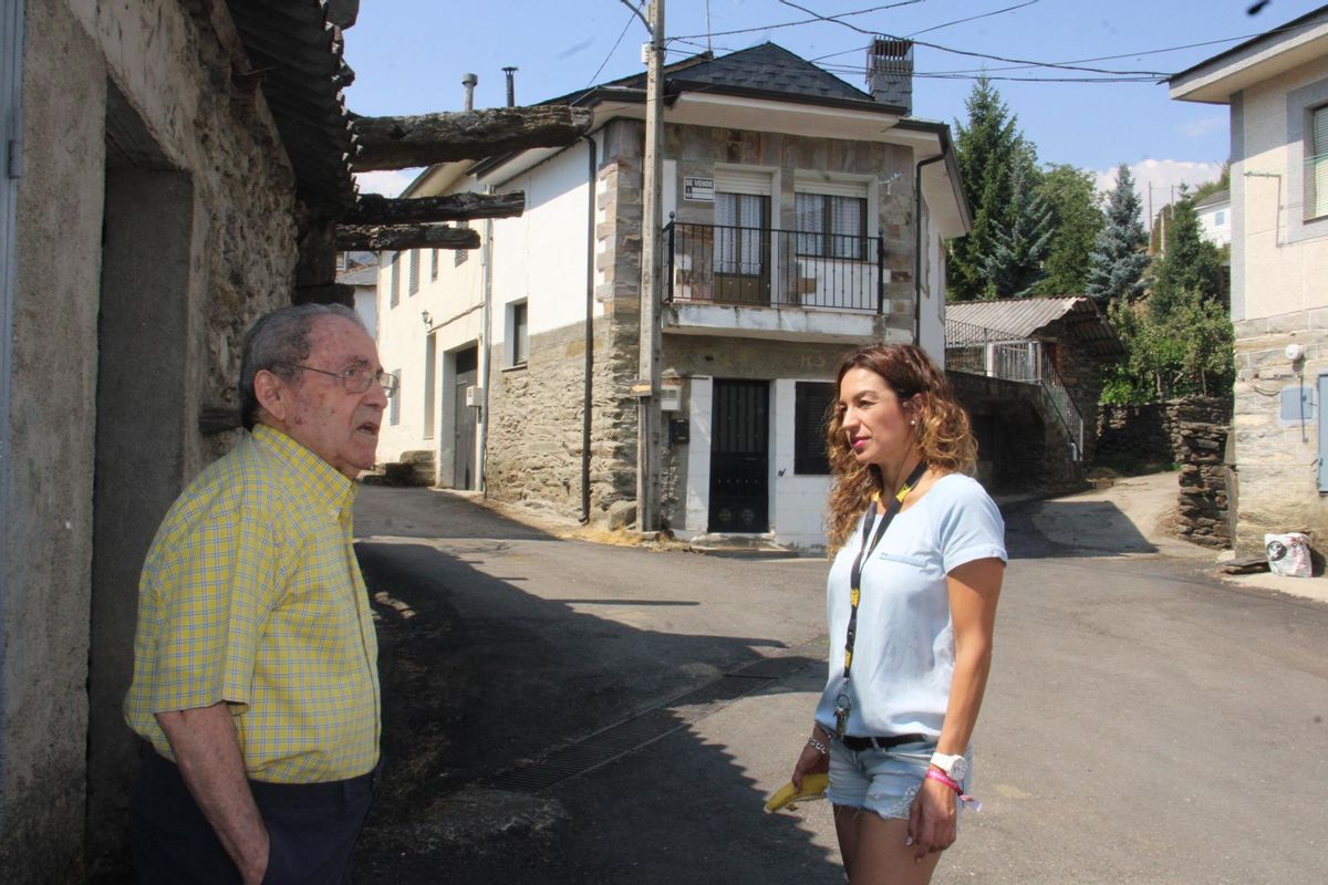 Vecinos y veraneantes en San Ciprián de Sanabria