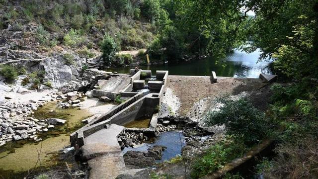 Estado del río en la presa de Monte Porreiro.