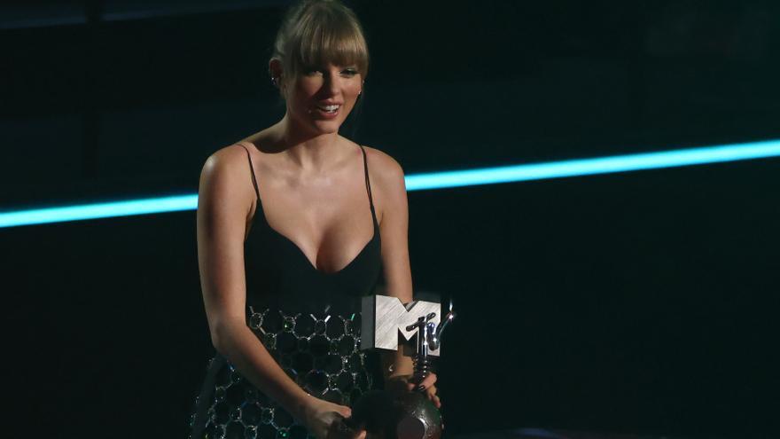 Taylor Swift triunfa en los MTV europeos con cuatro premios, incluido Mejor Artista