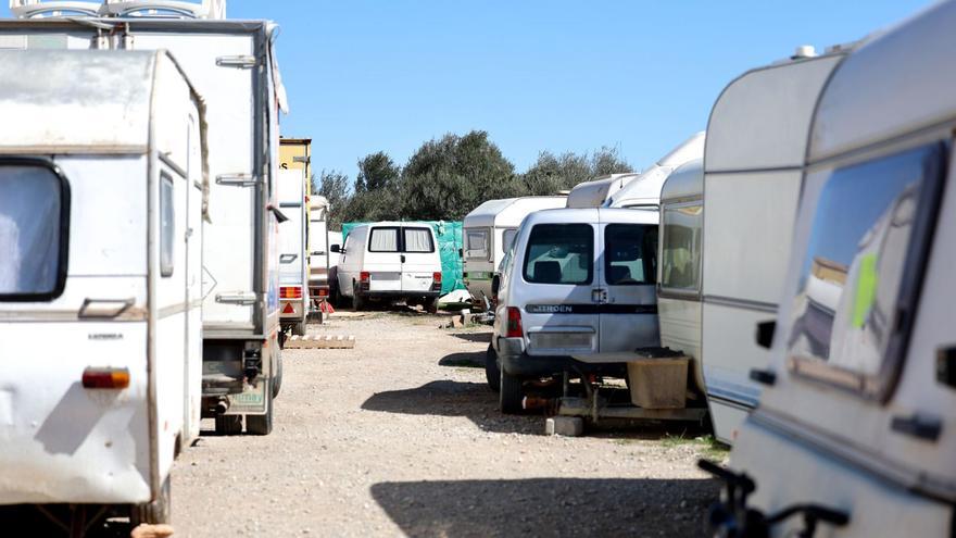 Imagen reciente de caravanas en las afueras de Ibiza.