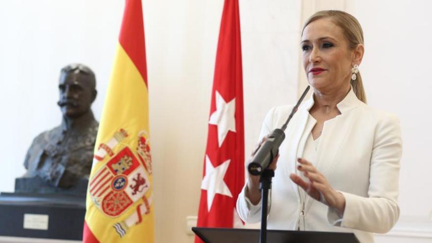 Cifuentes, citada a declarar com investigada per la polèmica del seu màster