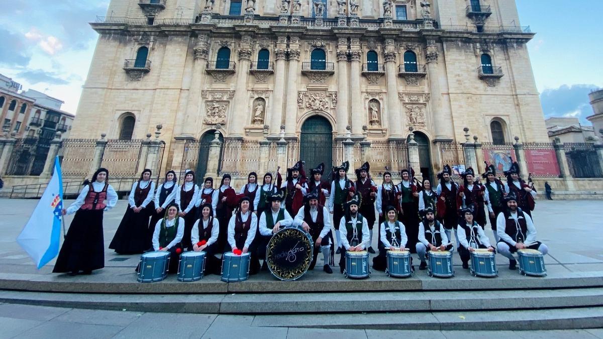 La banda, en Catedral de Santa María de Jaén antes de comenzar la Cabalgata