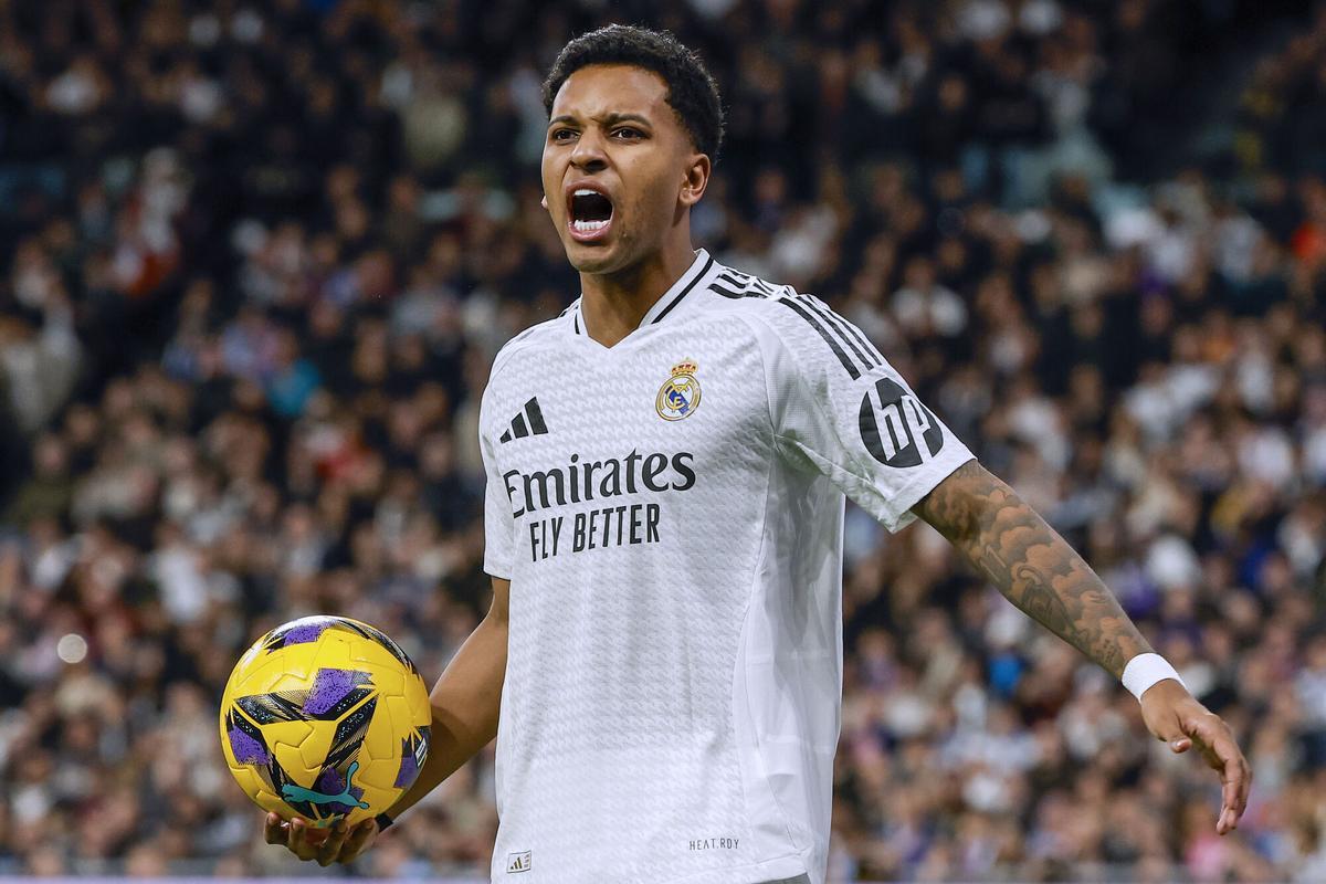 Rodrygo es nega a jugar amb el Reial Madrid i espera ser traspassat aquest estiu Rodrygo es nega a jugar amb el Reial Madrid i espera ser traspassat aquest estiu