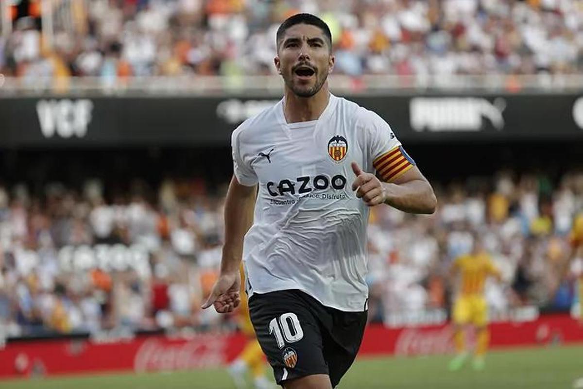 Carlos Soler marca contra el Girona FC