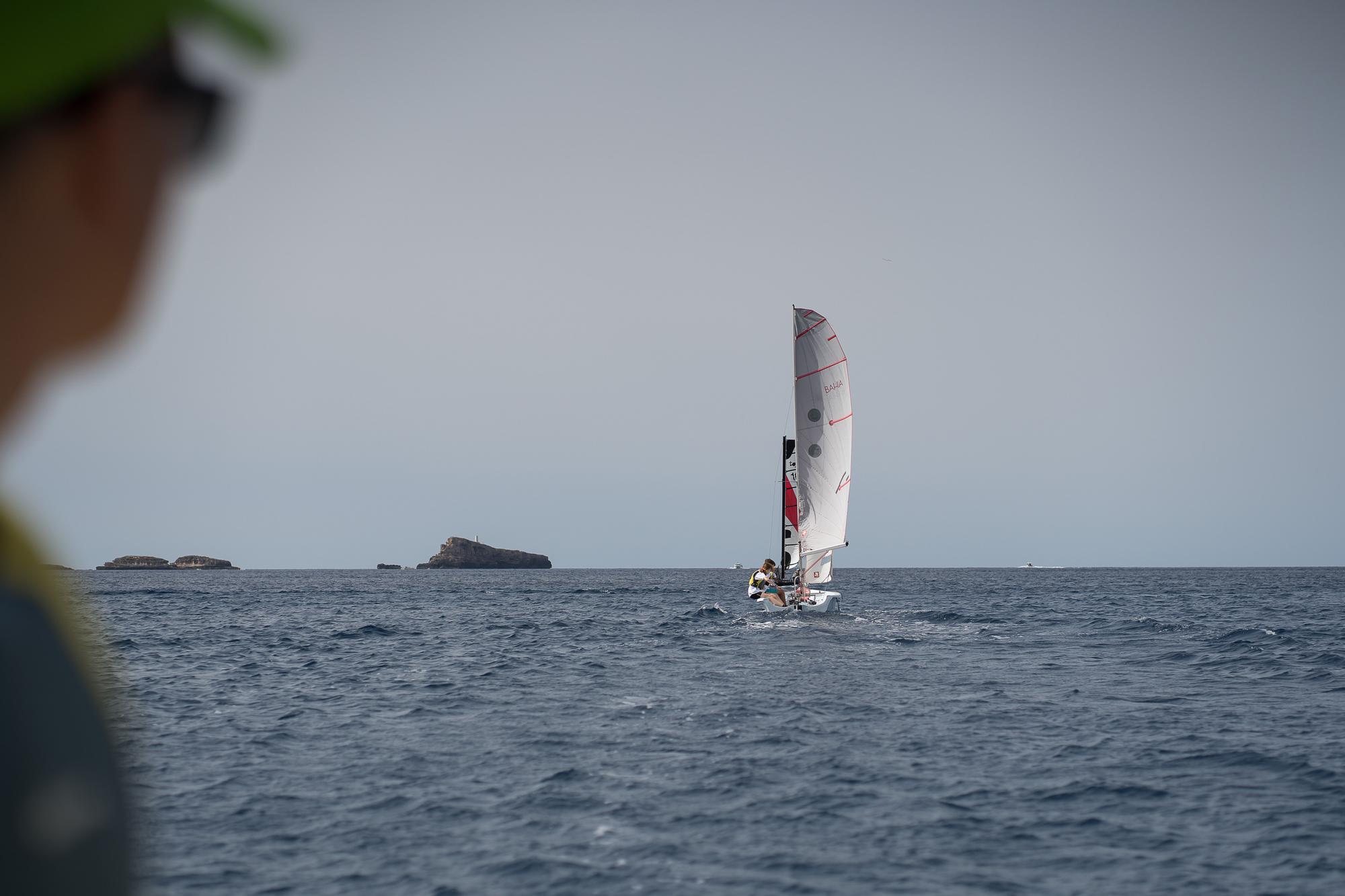 Una veintena de voluntarios participan en la jornada de limpieza del mar convocada por Club Diario de Mallorca