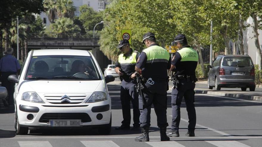 La oposición deja pasar la nueva ley de policías locales de Extremadura