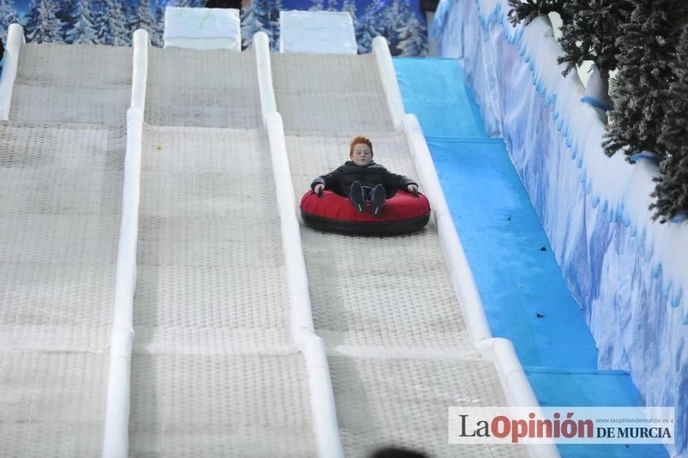 ¡Ya es Navidad en Murcia! Con pista de hielo inclu