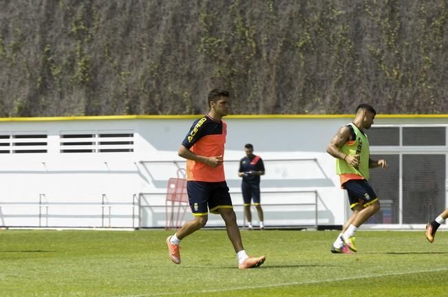 ENTRENAMIENTO DE LA UD LAS PALMAS Y ENTREVISTGA ...