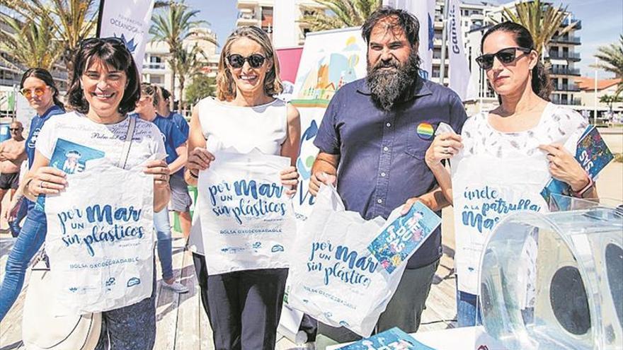 L’Oceanogràfic comença ‘Un mar sense plàstics’ a la platja