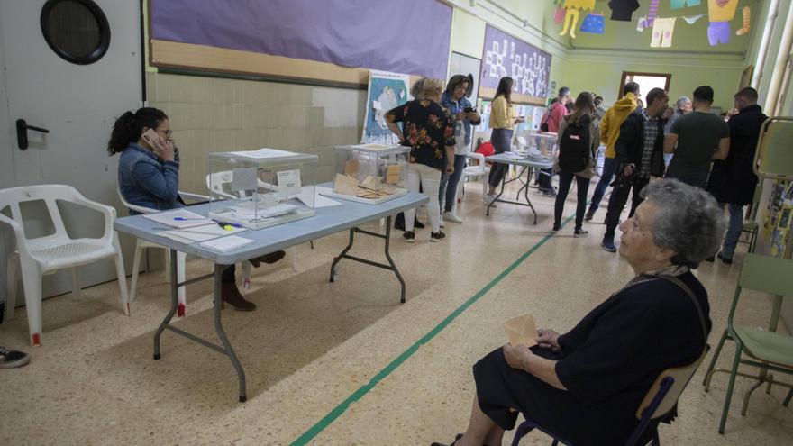 &quot;Estoy sordo&quot;, &quot;tengo que cuidar de mi hijo&quot;, &quot;tengo un viaje programado&quot;: Las excusas para librarse de la mesa electoral