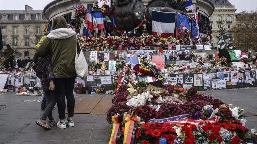 Familias de víctimas de los atentados de París denuncian a Bélgica