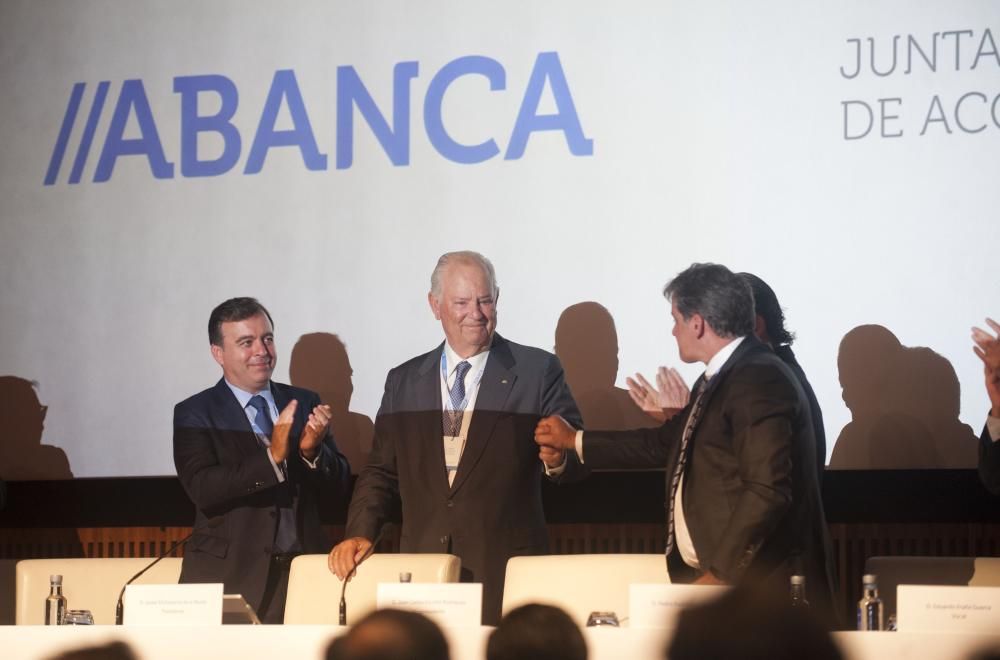 Junta de Abanca: Escotet releva a Etcheverría