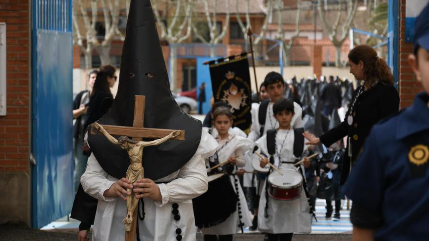 GALERÍA | La procesión del colegio Nuestra Señora del Rocío Amor de Dios, en imágenes