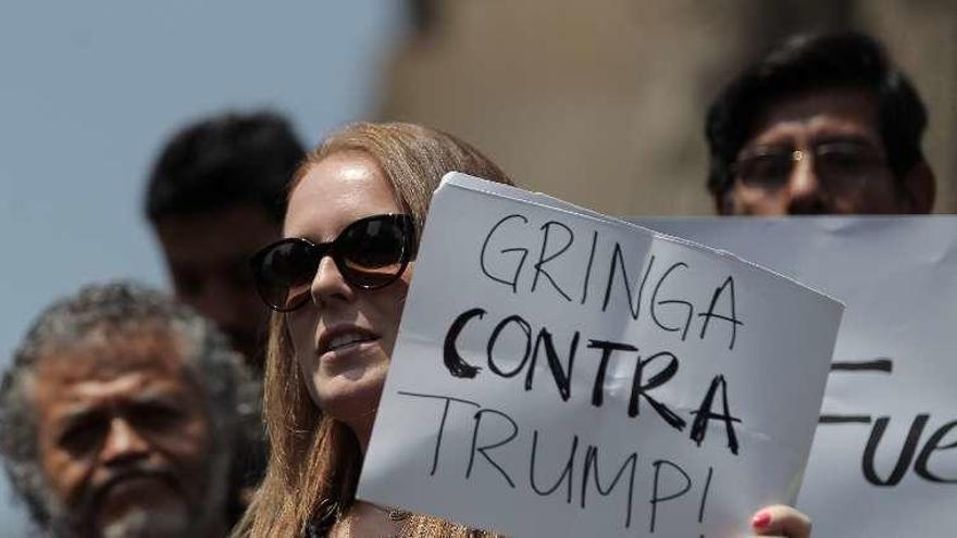 Protestas contra la visita de Trump a México. // Efe