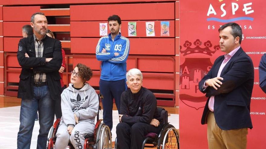 El edil de Deportes y el exalcalde de Aspe en un acto deportivo