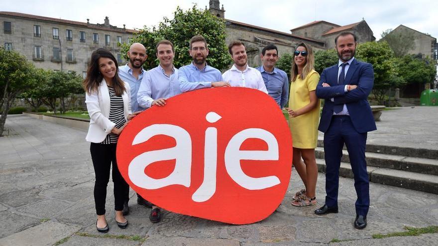 La actual directiva de AJE Pontevedra