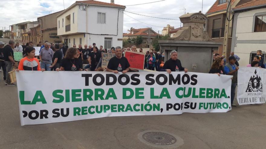 La Culebra no se calla exige mejores condiciones laborales para los bomberos forestales