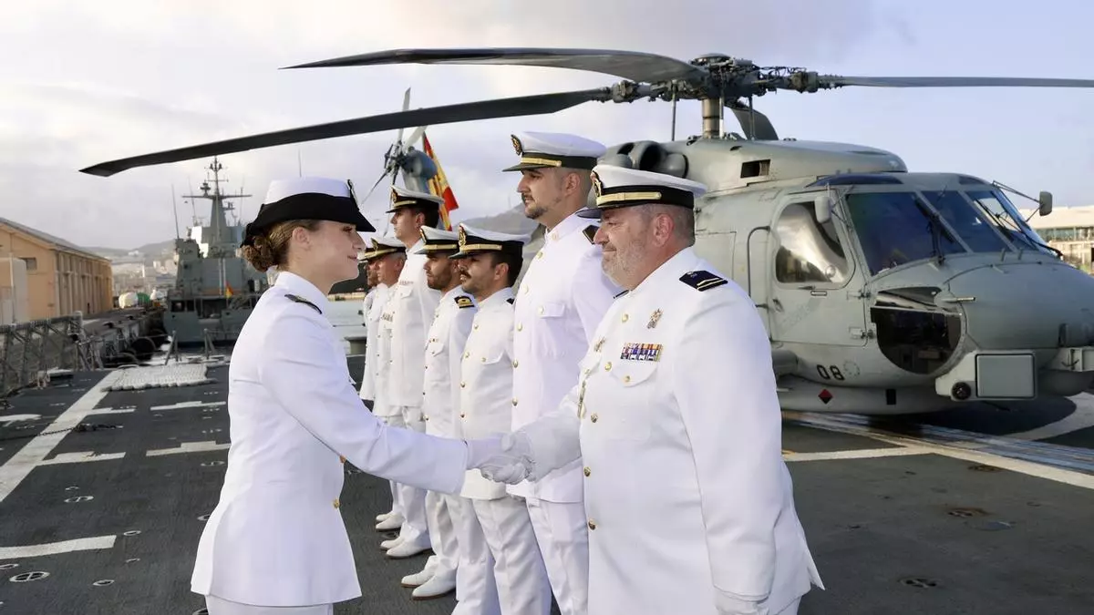 La princesa Leonor parte de Gran Canaria para su ejercicio más avanzado de combate