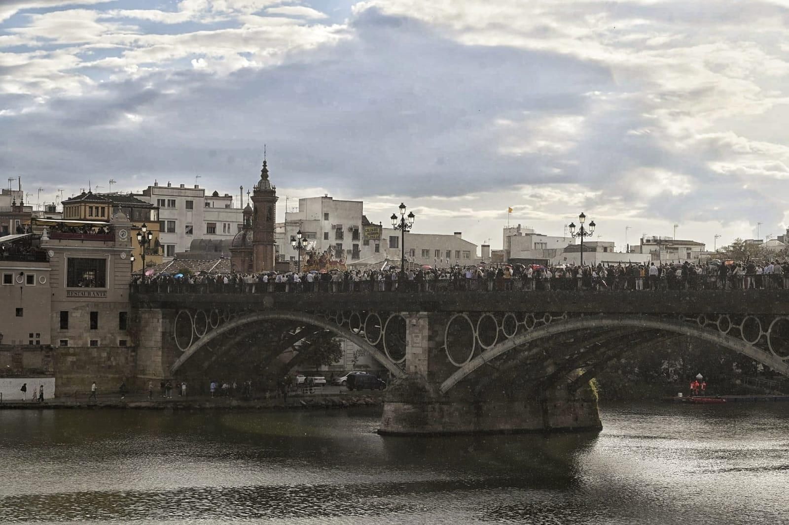 Fotogalería | Las mejores imágenes del Domingo de Ramos en Sevilla